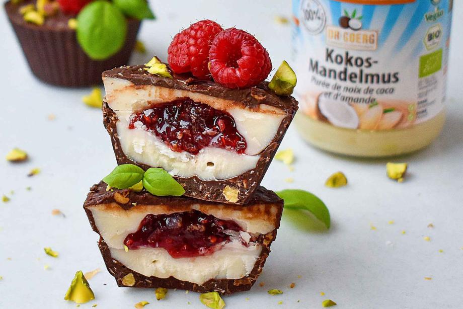 Kokos-Mandel-Cups mit Marmeladenkern