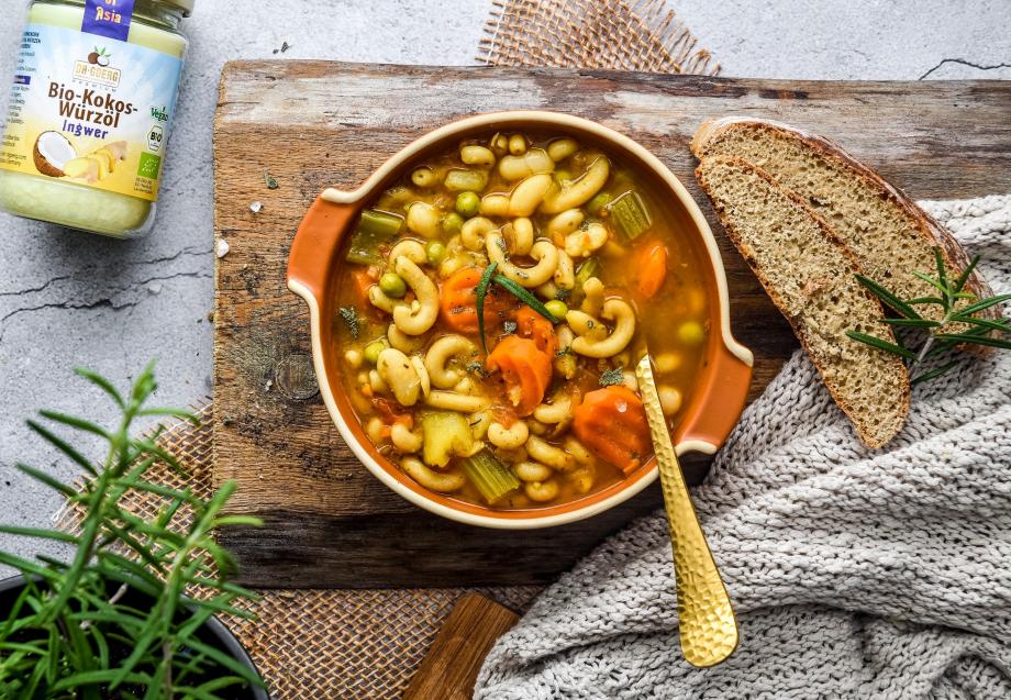 Italienische Minestrone-Gemüsesuppe