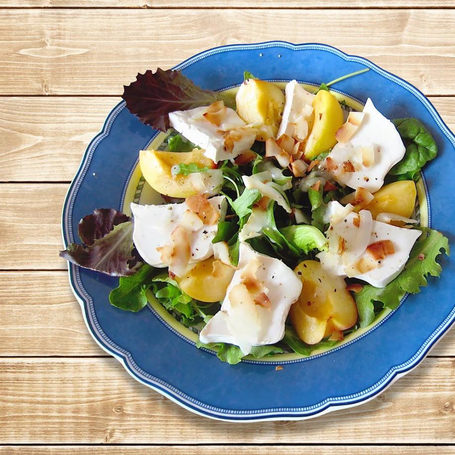 Sommersalat mit Kokosflakes
