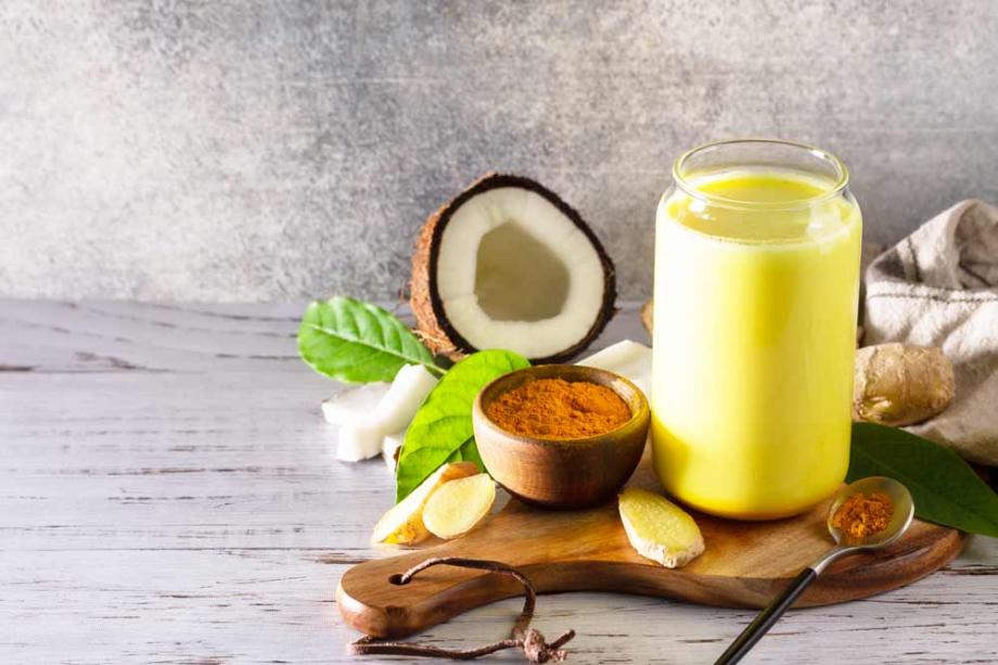 Goldene Milch: Rezept mit Kokos & Kurkuma