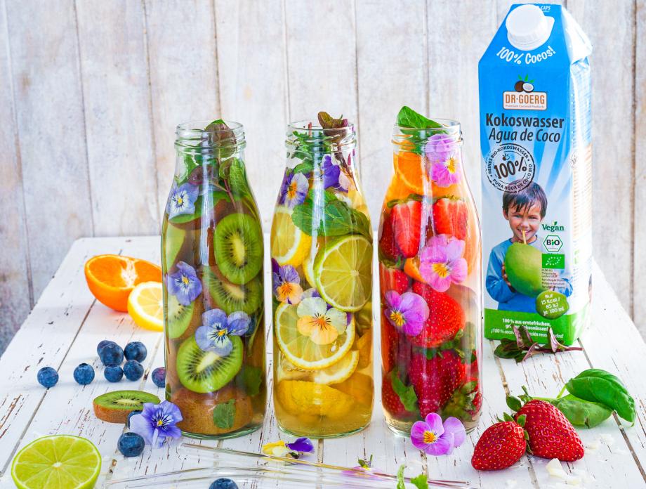 Infused-Summer-Cocktails mit Kokoswasser