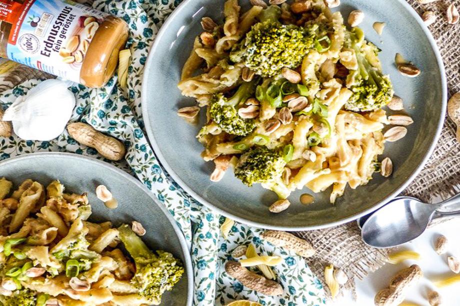 15-Minuten-Pasta mit Erdnuss-Soße