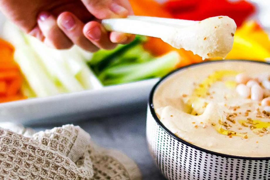 Hummus aus weißen Bohnen