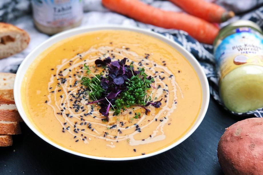 Süßkartoffel-Suppe mit Tahin