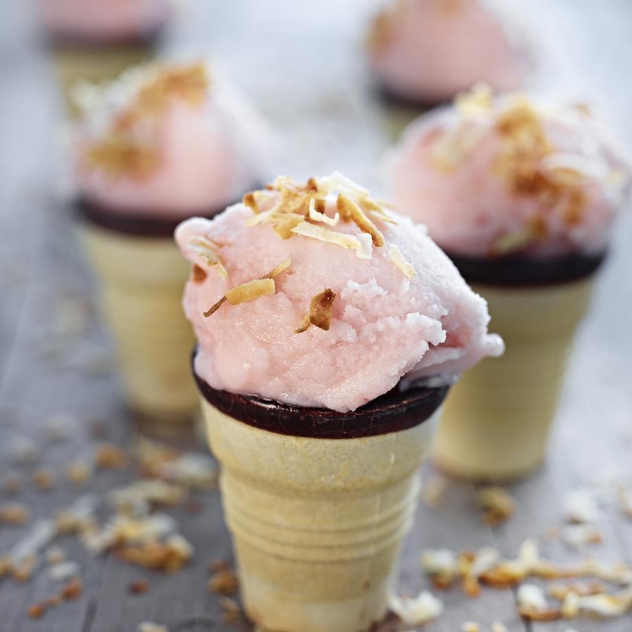 Kokos-Erdbeer-Eis