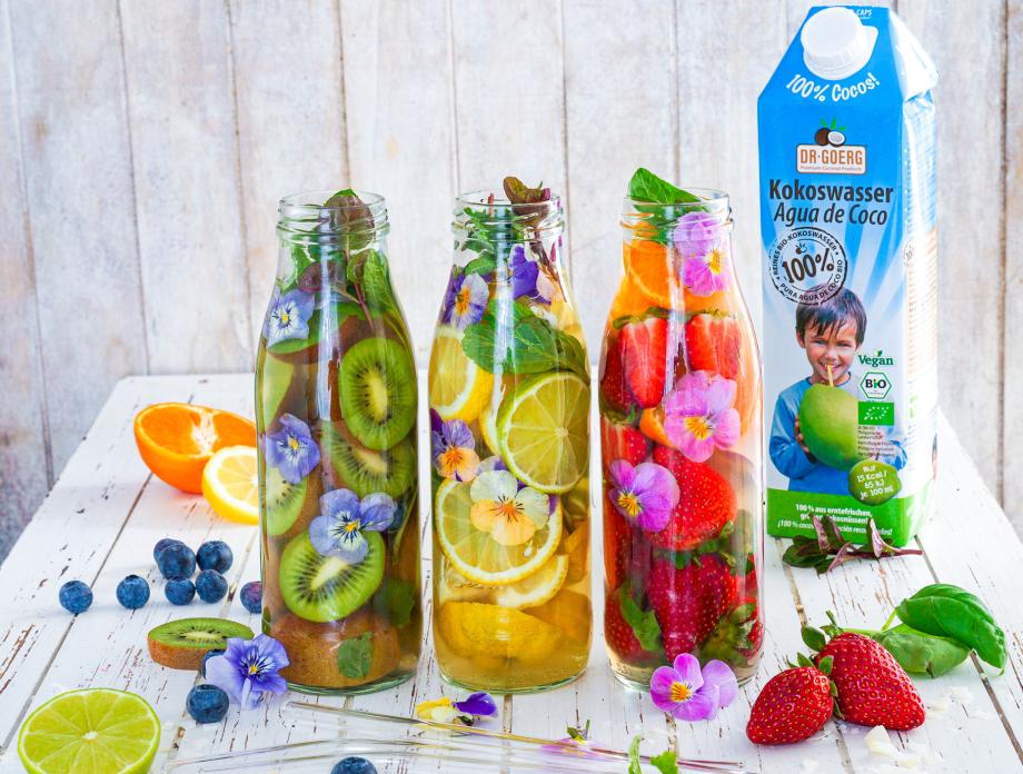 Infused-Summer-Cocktails mit Kokoswasser