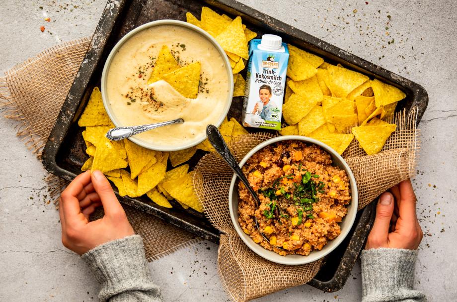 Quinoa-Jalapeno-Eintopf mit veganen Cheesy Nachos