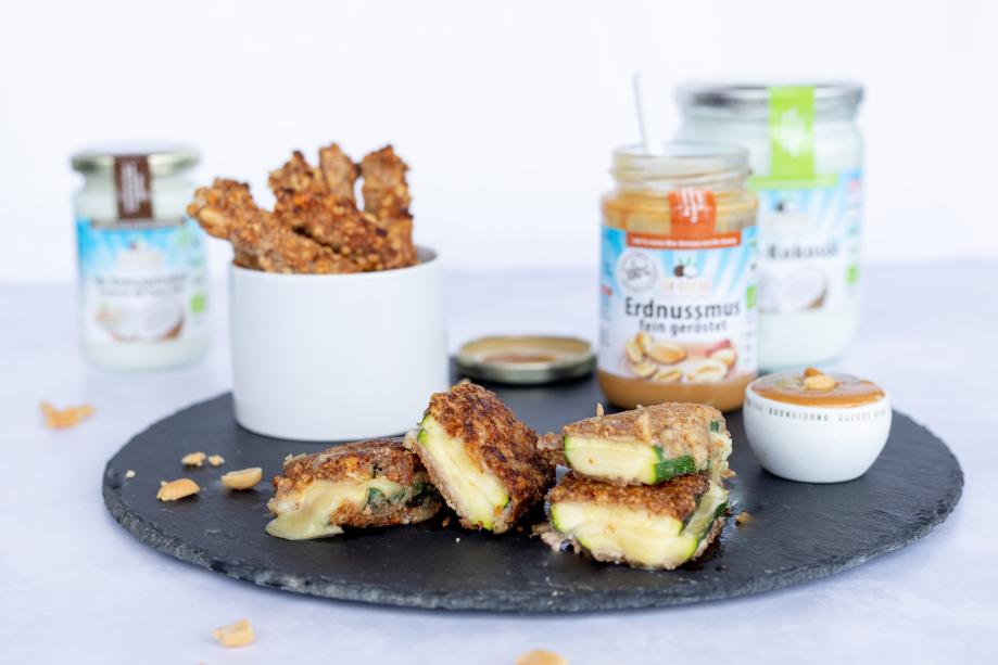 Lowcarb Zucchini Cordon Bleu mit Erdnuss-Dip