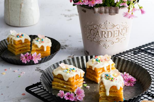 Petit Fours mit Aprikosenfüllung