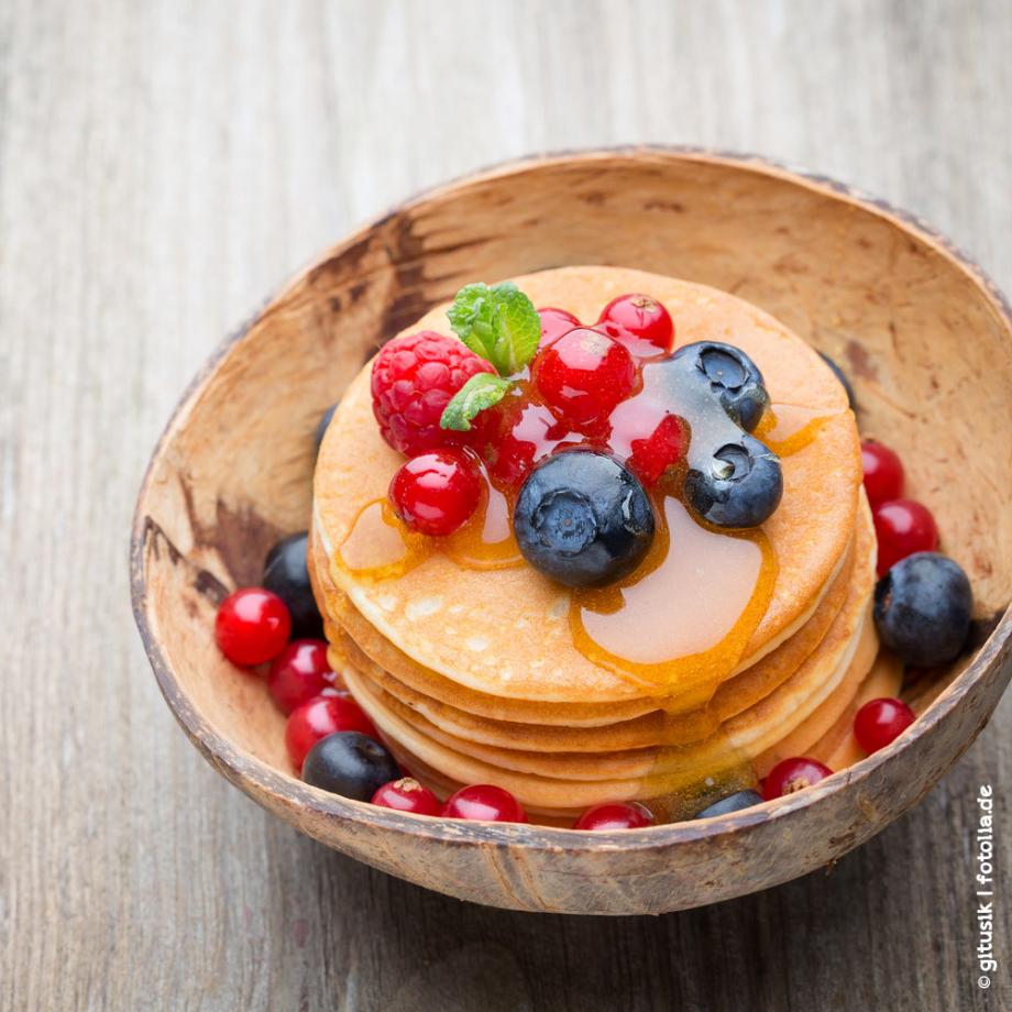 Kokos-Pancakes mit Beeren