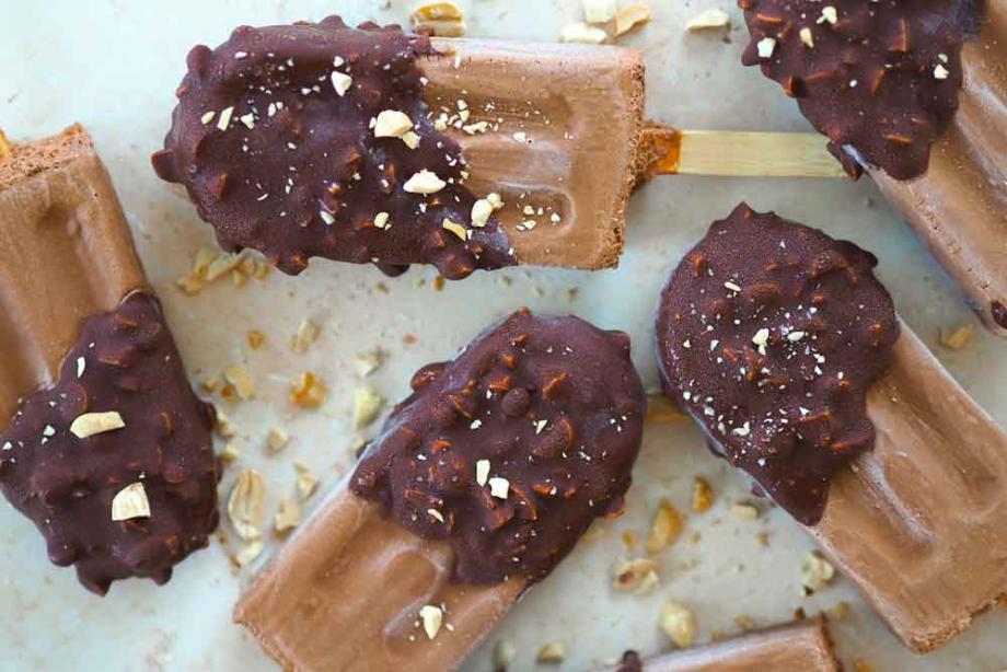 Schoko-Eis mit Mandelmus