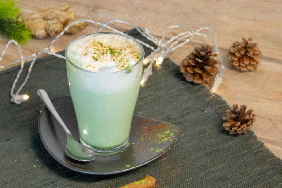 Gewürz-Matcha-Latte