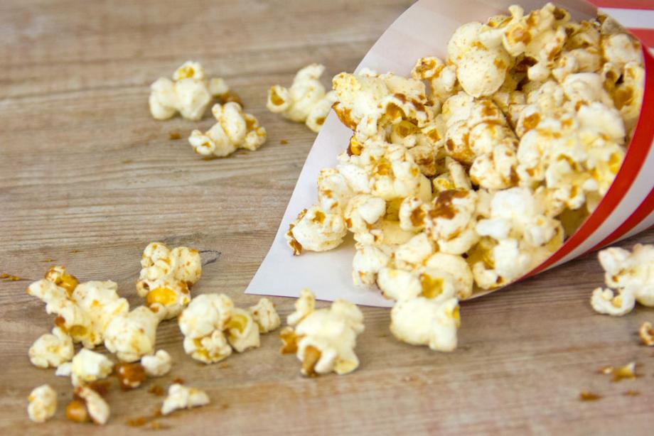Süßes Kokos-Popcorn