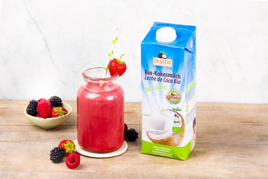 Beeren-Smoothie mit Kokosmilch