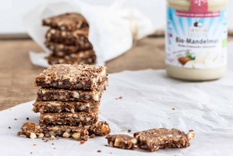 Proteinriegel mit Mandelmus
