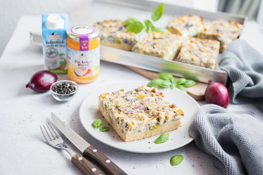 Veganer Zwiebelkuchen vom Blech