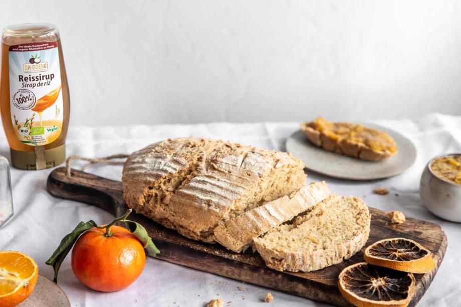 Sauerteig-Joghurtbrot mit Mandarinen-Chia-Marmelade