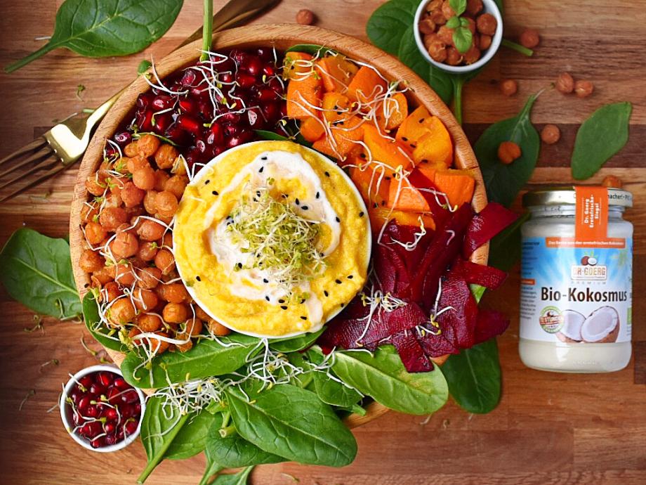 Winterliche Coco-Buddha-Bowl