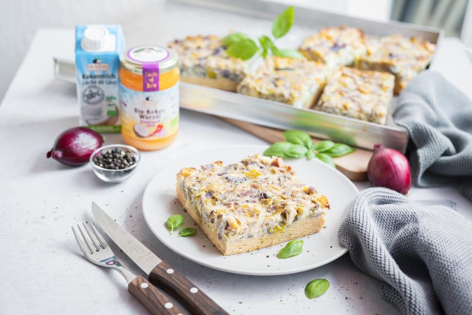 Veganer Zwiebelkuchen vom Blech