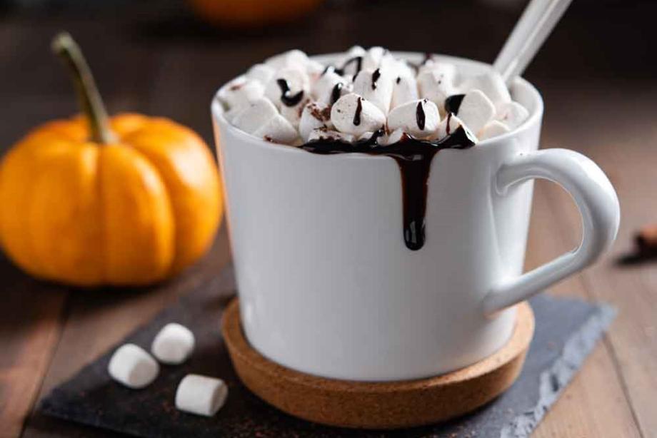 Heiße Marshmallow-Schokolade