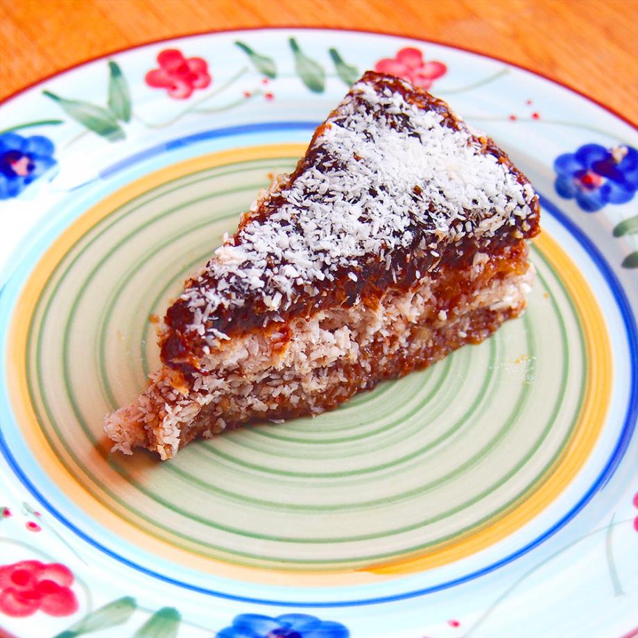 Rohköstliche Pflaumen-Kokos-Torte