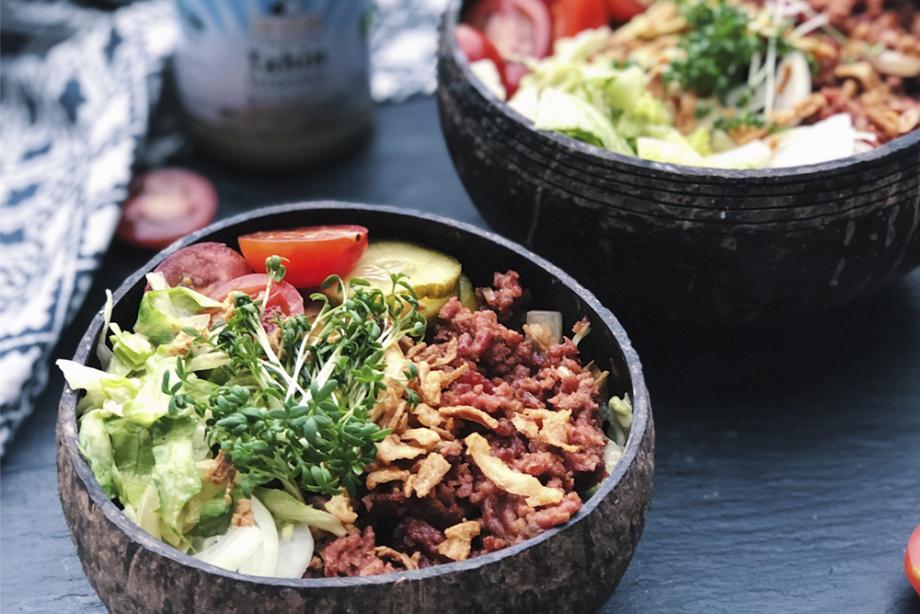 Salad-Bowl im Burger-Style