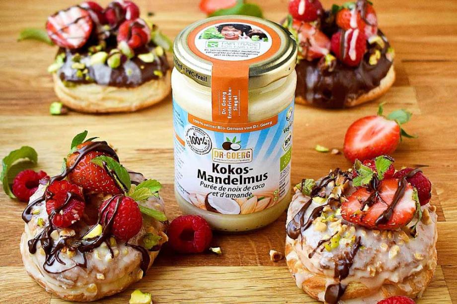 Cronuts mit Kokos-Mandelmus
