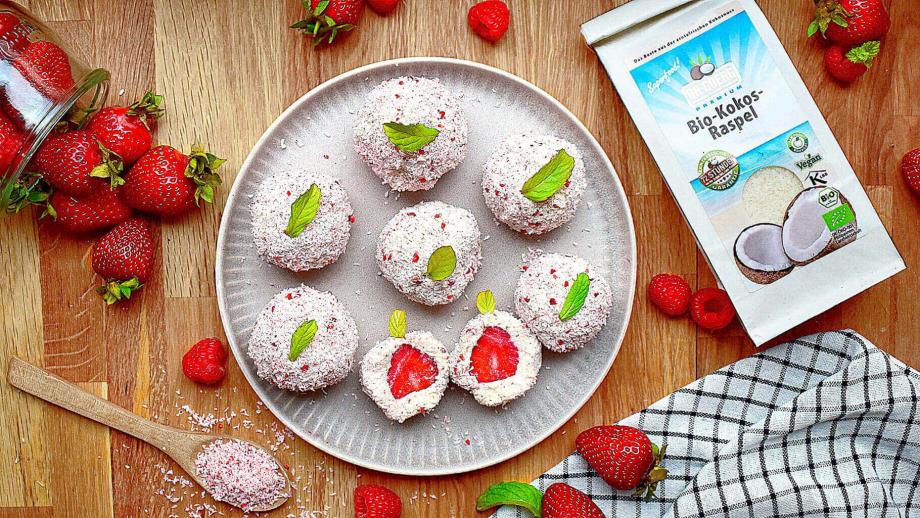 Erdbeer-Kokos Energy Balls