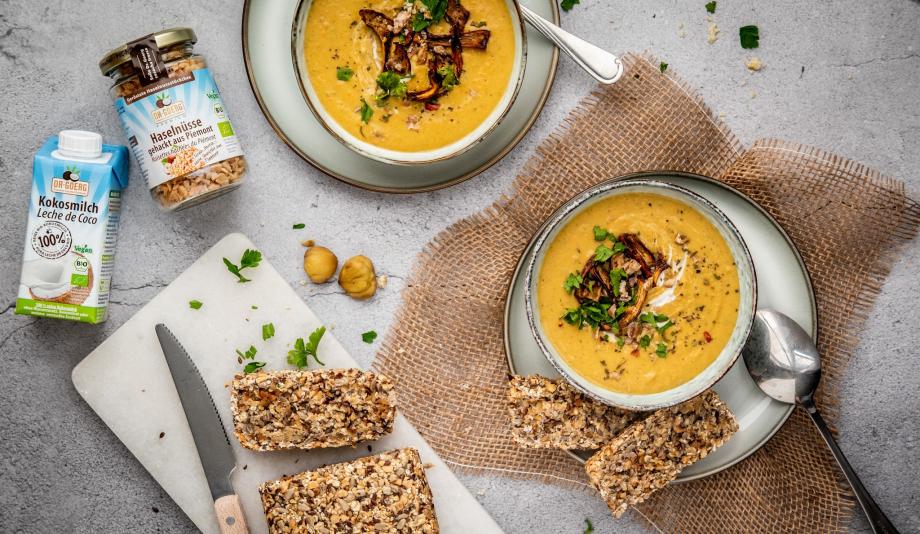 Maronencremesuppe mit Steinpilzen und Haselnussbrot