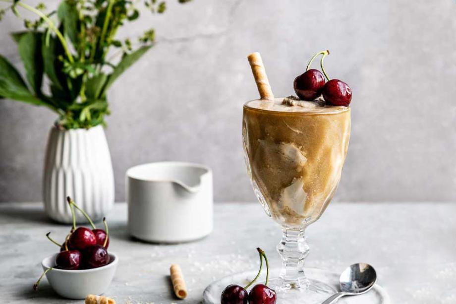 Eiskaffee mit Kokoseis