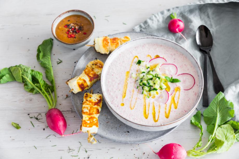 Kokos-Radieschen-Suppe mit Halloumi-Spießen &amp; Curry-Nuss-Dip | Dr. Goerg